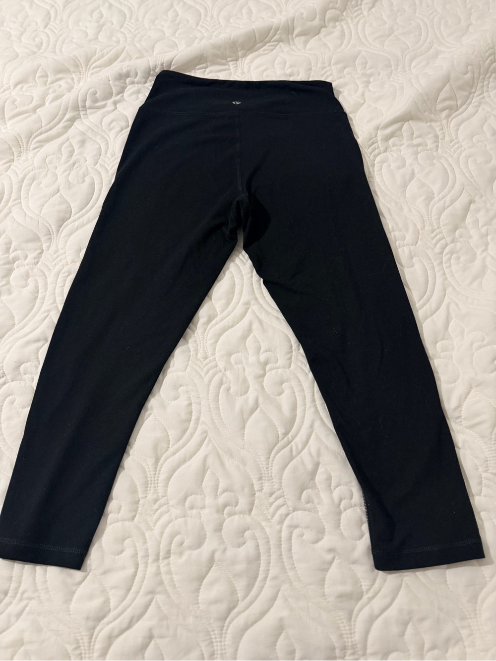 Marika Black Capri Leggings